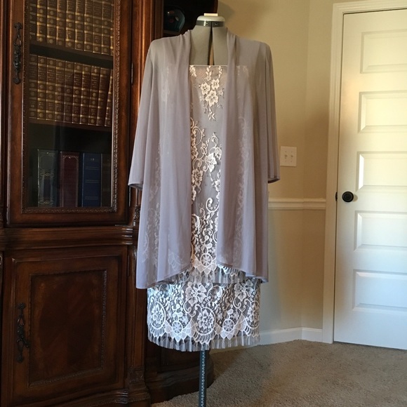 R & M Richards Dresses & Skirts - R&M Richards Lace Dress